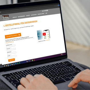 Eine Darstellung der Website von der Buchmann GmbH, auf der die KIRATIK Bestell-App FoofOrder beworben wird